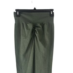 ABS2B Women's Size Medium Green Seamless Contoring Fitness Leggings